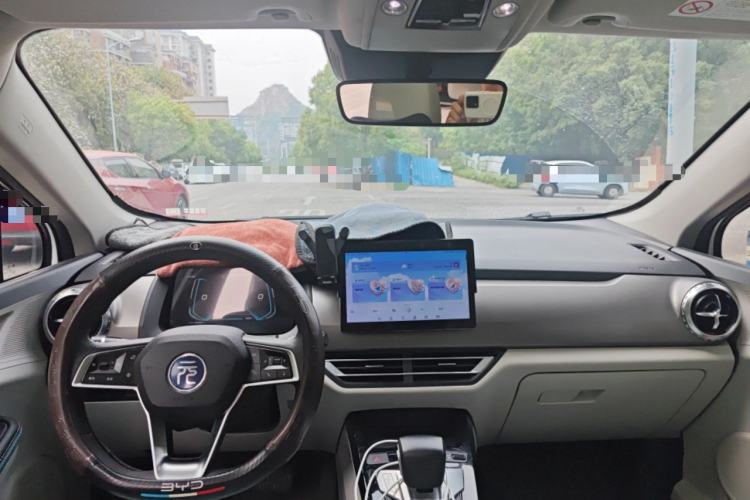 Used BYD Yuan Pro 2023 401 km Deluxe Version Center Console