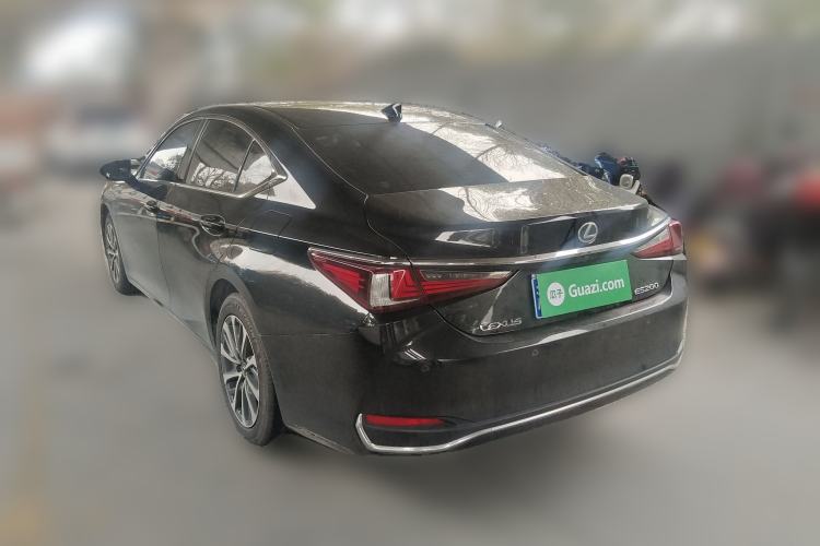 Used Lexus ES 2023 200 Excellence Edition
