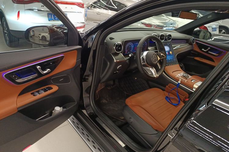 Used Mercedes-Benz GLC 2025 Refresh GLC 260 L 4MATIC Dynamic Edition Driver Seat