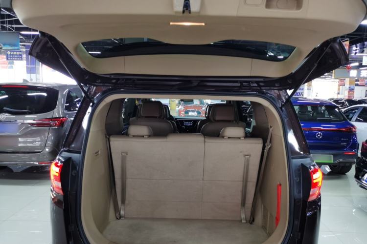 Used Buick GL8 2018 ES 28T Premium Model China VI Standard Trunk