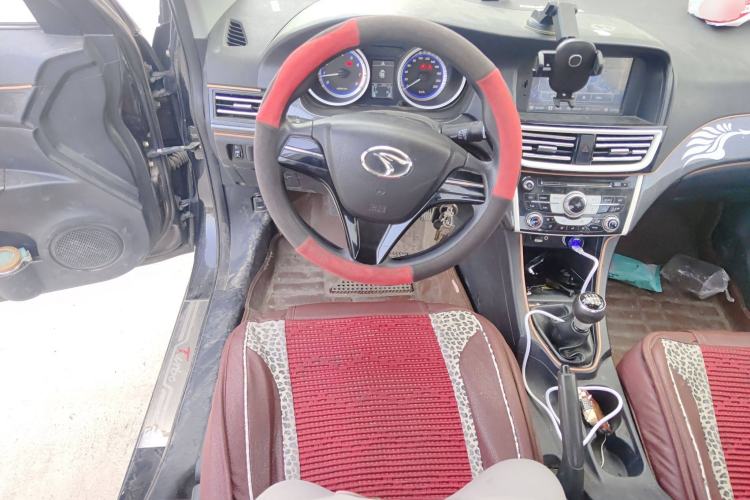 Used Soueast V5 Lingzhi 2014 1.5T Manual Qukong Version