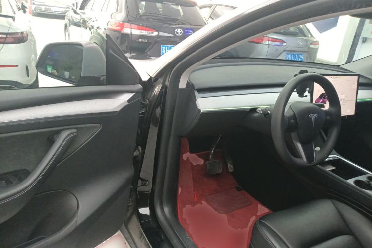 Used Tesla Model Y 2023 Rear-Wheel-Drive Version Driver Seat