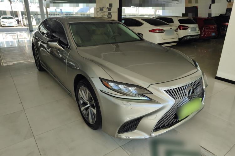 Used Lexus LS 2018 500h Excellence Edition China VI standard
