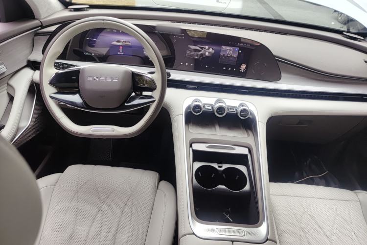 Used EXEED Stellar C-DM 2024 1.5T Long-Range Pro Center Console