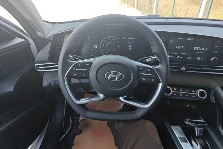 Used Hyundai Elantra 2021 1.5L CVT GLX Elite Edition Steering Wheel