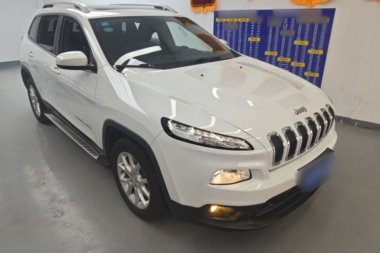 Used Jeep Cherokee 2016 2.4L Leading Edition
