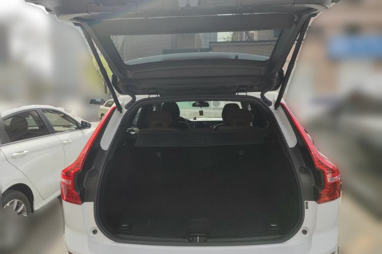 Used Volvo XC60 2024 B5 4x4 Smart Luxury Edition
