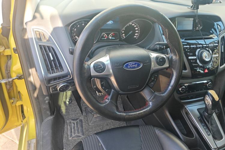 Used Ford Focus 2012 Hatchback 1.6L Automatic Fashion Edition
