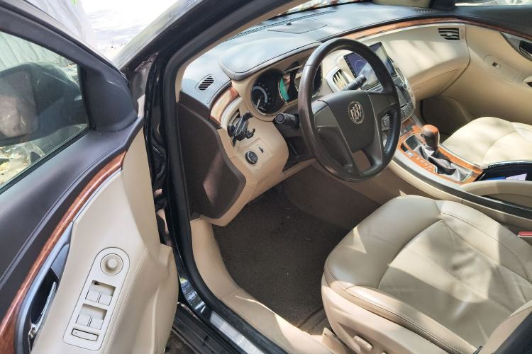 Used Buick LaCrosse 2012 2.4L SIDI Elegant Edition