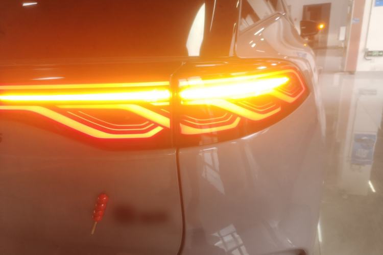 Used BYD Tang New Energy 2025 DM-i 115KM Prestige Model Right Rear Taillight