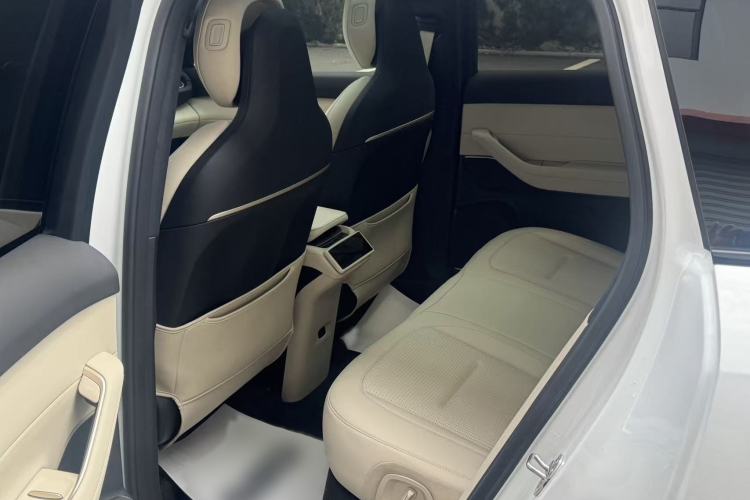 Used Nio ES6 2024 75 kWh Interior 4