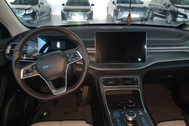 Used BYD Destroyer 05 2024 HONOR Edition DM-i 55KM Luxury Model Center Console
