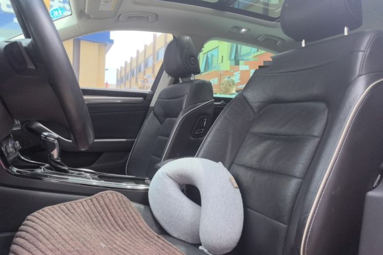 Used Volkswagen Phideon 2016 380TSI Two-Wheel-Drive Supreme Edition Left Front Seat