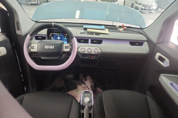 Used Chery QQ Ice Cream 2022 120km Conical Shape Lithium Iron Phosphate Center Console