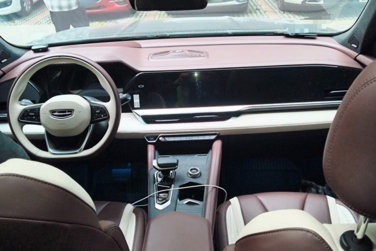 Used Geely Auto Monjaro L 2021 2.0TD DCT EVO Two-Wheel Drive Smart Luxury Version Center Console