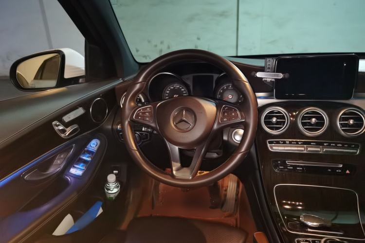 Used Mercedes-Benz GLC 2018 Facelifted GLC 260 4MATIC Dynamic Edition Steering Wheel