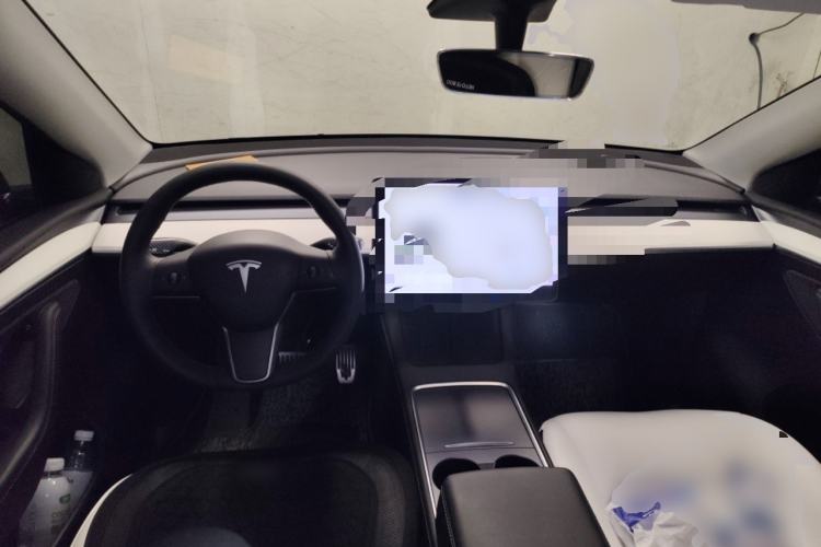 Used Tesla Model Y 2021 Standard Range Rear-Wheel Drive Version Center Console