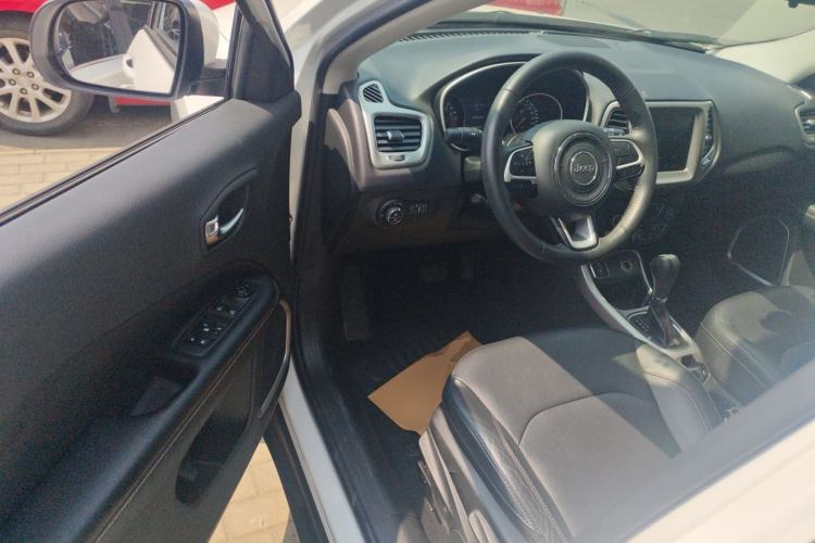 Used Jeep Compass 2017 200T Automatic Family Edition
