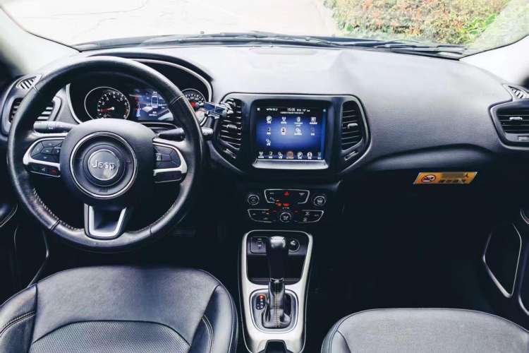 Used Jeep Compass 2017 200T Automatic Family Edition
