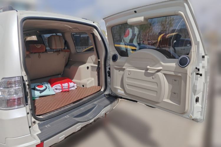 Used Mitsubishi Pajero  Trunk