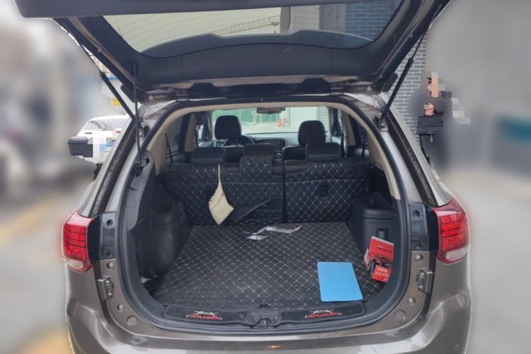 Used Mitsubishi Outlander 2019 2.4L 4x4 Zhi Xiang Edition 5 Seats China V Emission Standard
