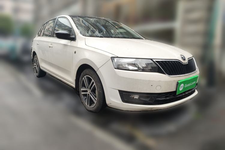Used Skoda Rapid Spaceback 2014 1.6L Automatic Enjoyment Edition
