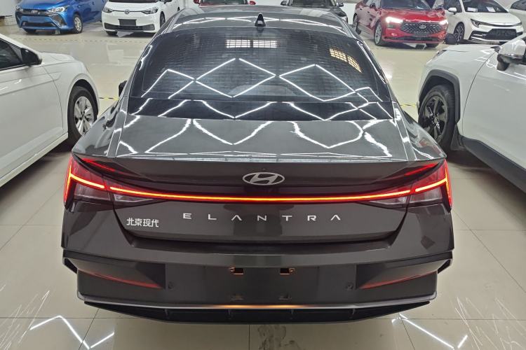 Used Hyundai Elantra 2023 1.5L CVT LUX Prestige Edition
