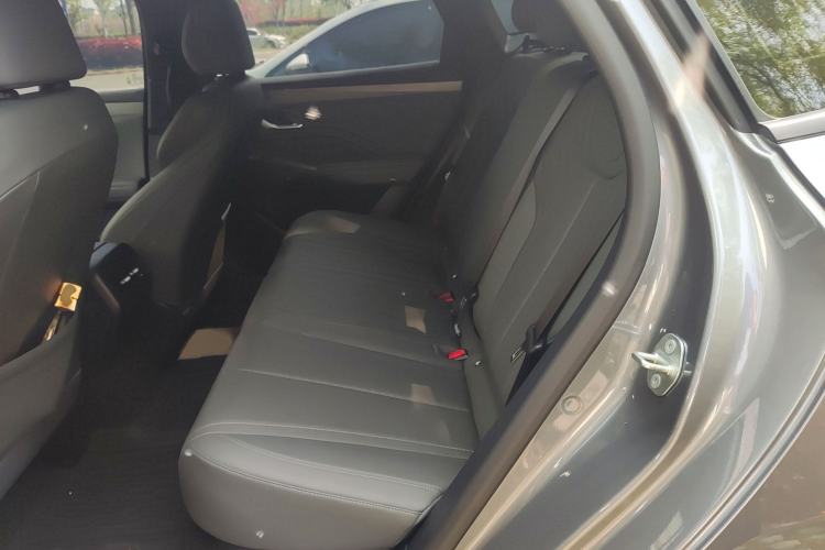 Used BYD Qin PLUS 2025 DM-i Smart Drive 55KM Leading Model Interior 4