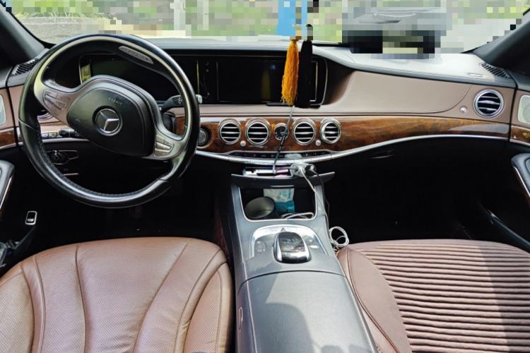 Used Mercedes-Benz S-Class 2014 S 320 L Luxury Model Center Console