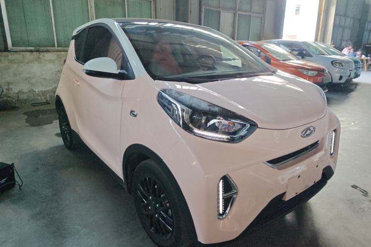 Used Chery QQ Little Ant 2024 Revised Version Youth Edition 251 km True Love Edition 25.05 kWh Front Right 45 Deg
