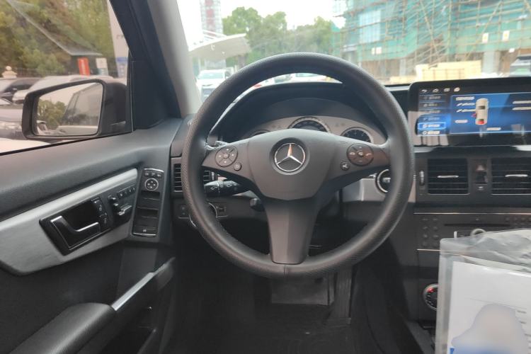 Used Mercedes-Benz GLK-Class 2011 GLK 300 4MATIC Fashion Model Steering Wheel