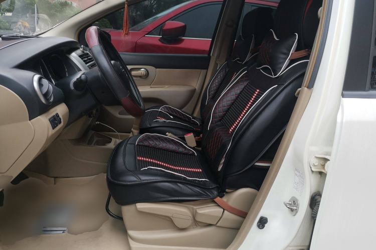 Used Nissan Livina 2013 1.6XL Manual Luxury Edition
