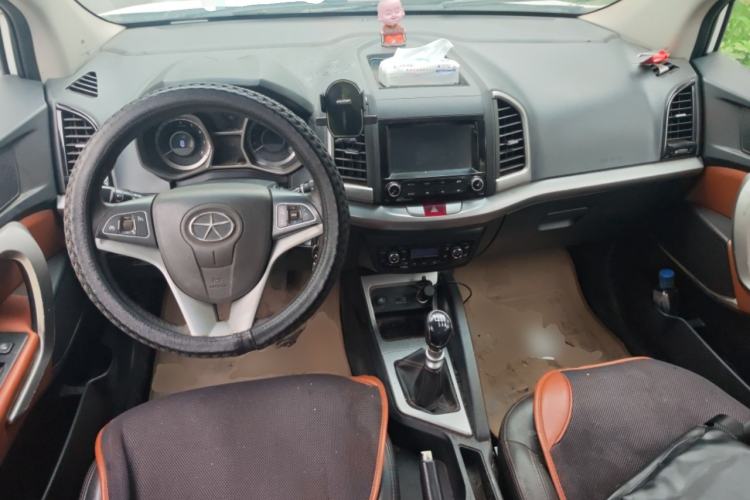 Used JAC Group Refine S3 2014 1.5L Manual Luxury Smart Model Center Console