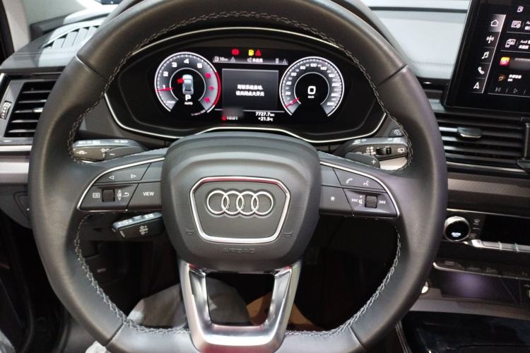 Used Audi Q5L 2022 40T Fashionable and Dynamic Model
