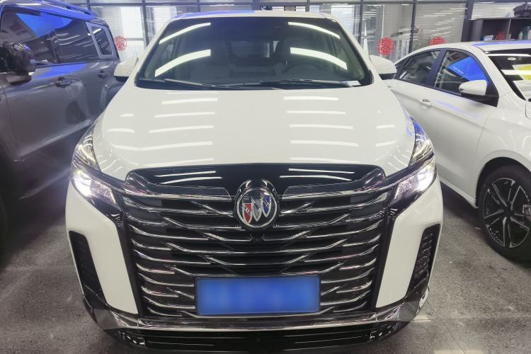 Used Buick GL8 2023 Facelifted Land Cruiser Executive Luxury Version Front