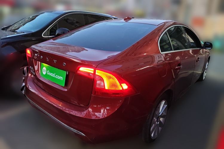 Used Volvo S60 2015 S60L 2.0T Zhiyuan Edition
