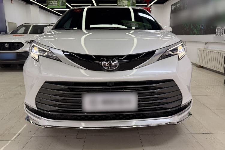 Used Toyota SIENNA 2024 2.5L Hybrid Four-Wheel Drive Luxury Edition Exterior 1