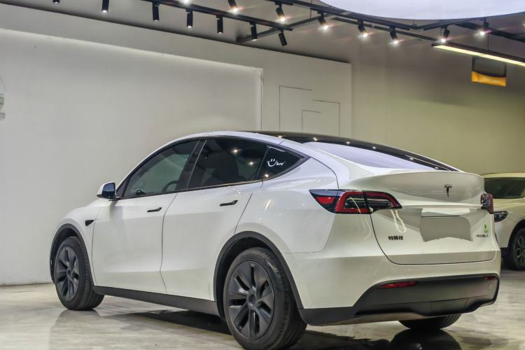 Used Tesla Model Y 2023 Rear-Wheel-Drive Version
