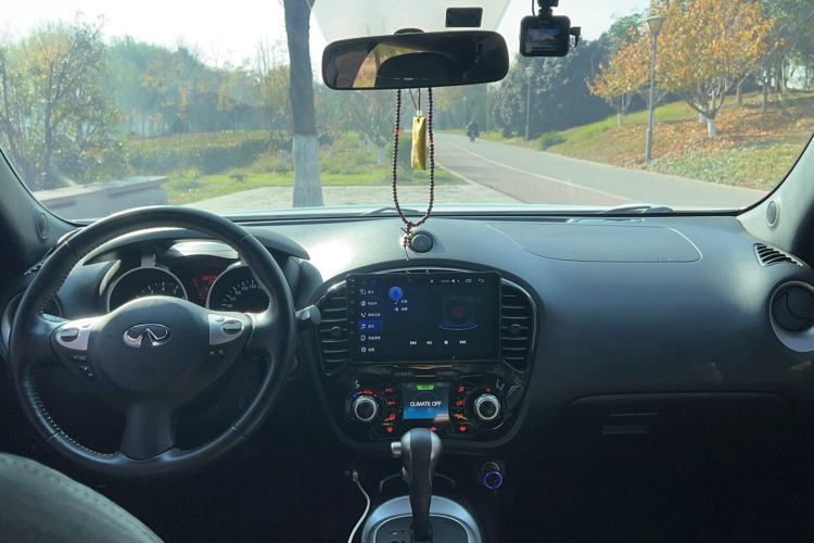 Used Infiniti ESQ 2014 1.6L Spontaneous Edition
