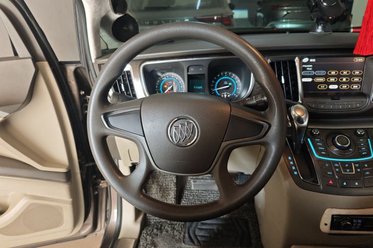 Used Buick GL8 2011 2.4L CT Luxury Business Comfort Edition
