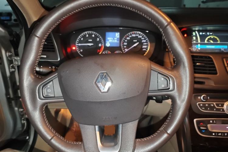 Used Renault Latitude 2011 2.5L Automatic Luxury Navigation Edition