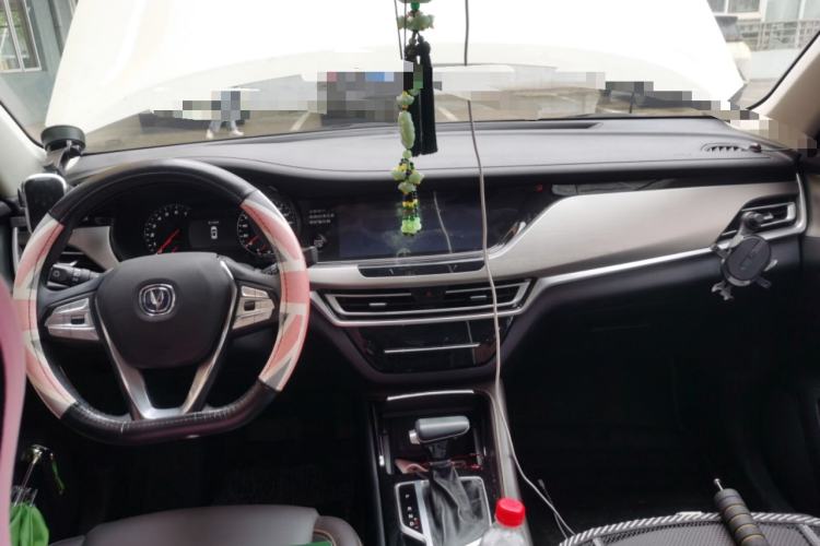 Used CHANGAN CS35PLUS 2018 1.6L Automatic Changlian Edition China V Standard Center Console
