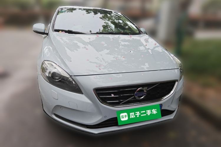 Used Volvo V40 2014 2.0T Zhiya Edition Front