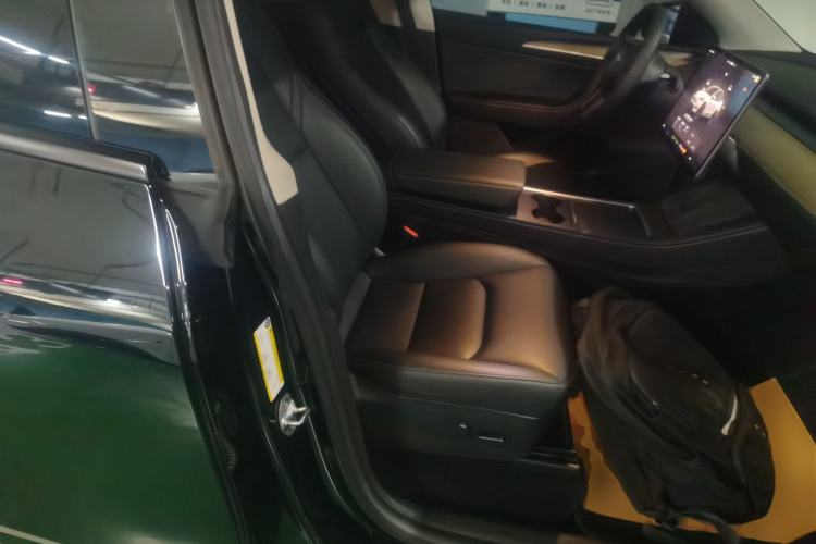 Used Tesla Model Y 2023 Long-Range All-Wheel-Drive Version