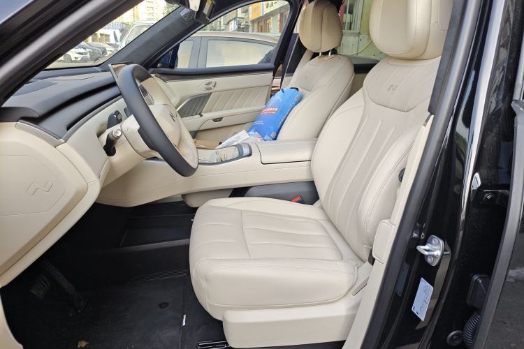 Used ONVO Luxeed L90 2025 Model—Max Seven-Seater Version
