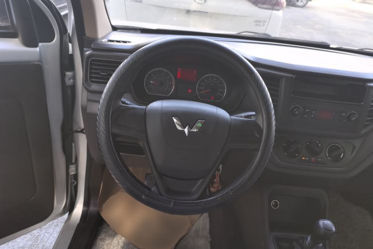 Used Wuling Hongguang V 2019 1.5L Jingqu Version China VI LAR