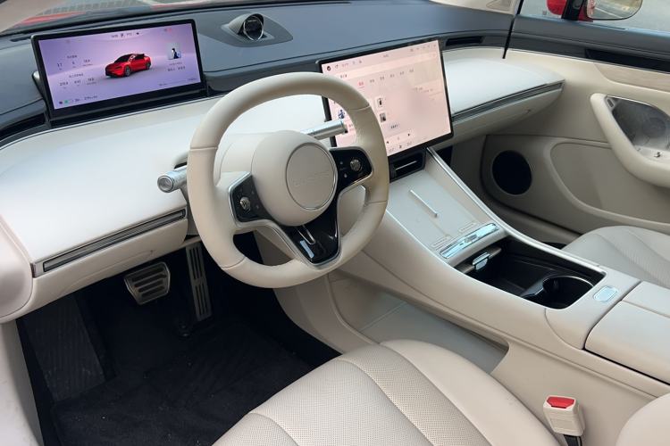 Used Hima Luxeed S7 2025 785 km Ultra