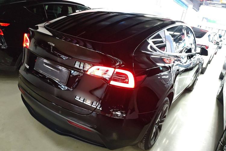 Used Tesla Model Y 2023 Long-Range All-Wheel-Drive Version