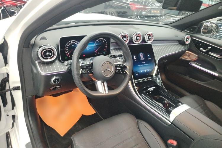Used Mercedes-Benz C-Class 2025 C 260 L Obsidian Night Sport Edition Steering Wheel