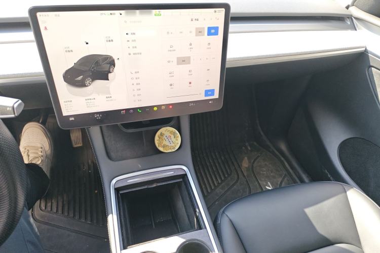 Used Tesla Model Y 2023 Long-Range All-Wheel-Drive Version
